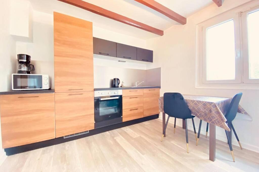 Appartement Cosy Avec Jardin Chaleureux Laon Exterior photo