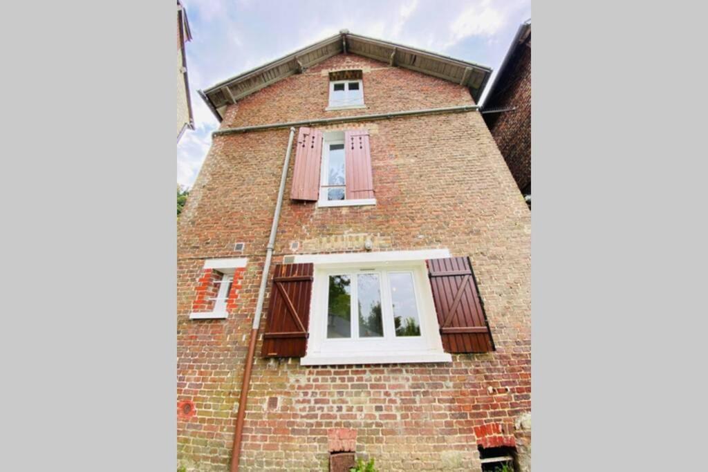 Appartement Cosy Avec Jardin Chaleureux Laon Exterior photo